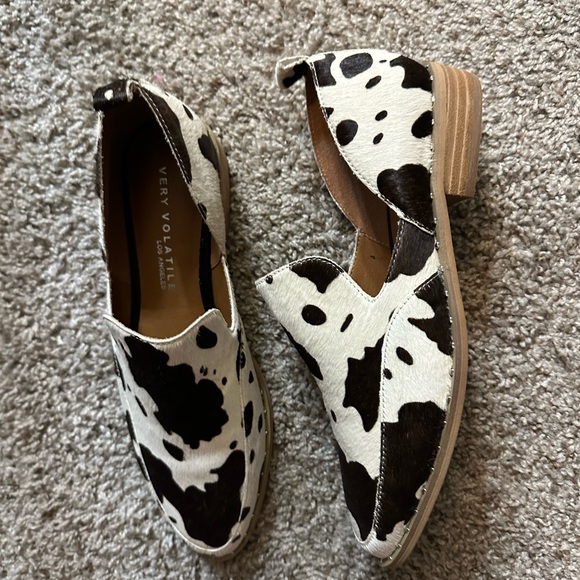 Very Volatile Women's Cow Print Loafers - Picture 3 of 4